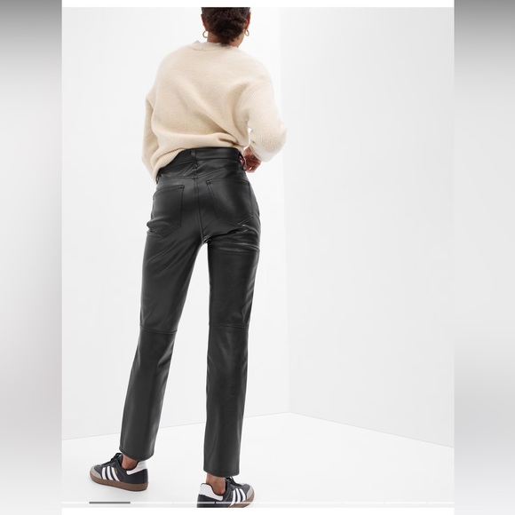Black High Rise Slim Fit Vegan Leather Pants Gap Factory size 26 / 2 - Picture 2 of 6